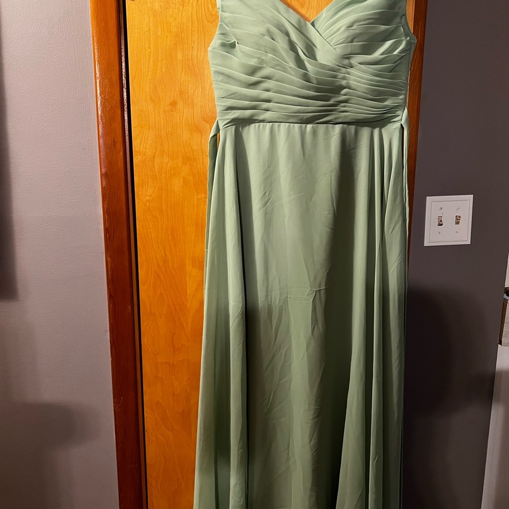 NWOT Light green bridesmaid dress - Picture 6 of 7